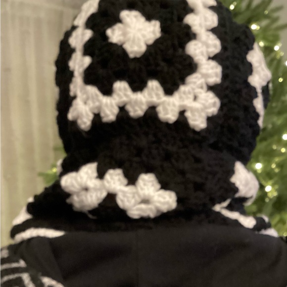 Black & White Crochet Balaclava - Picture 2 of 5